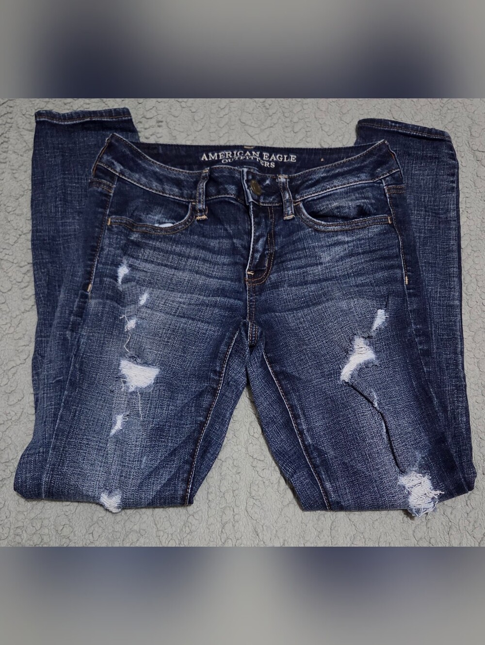 American Eagle Women's Distressed Dark Blue Jeans